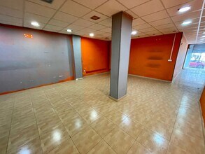 Retail in El Vendrell, Tarragona for lease Interior Photo- Image 2 of 6