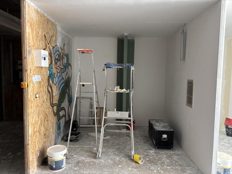 Flex in Saint-Raphaël for lease - Interior Photo - Image 3 of 7