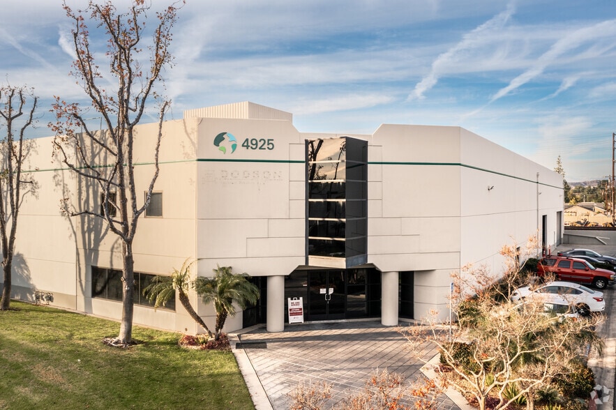 4915-4925 E Hunter Ave, Anaheim, CA for lease - Primary Photo - Image 1 of 1