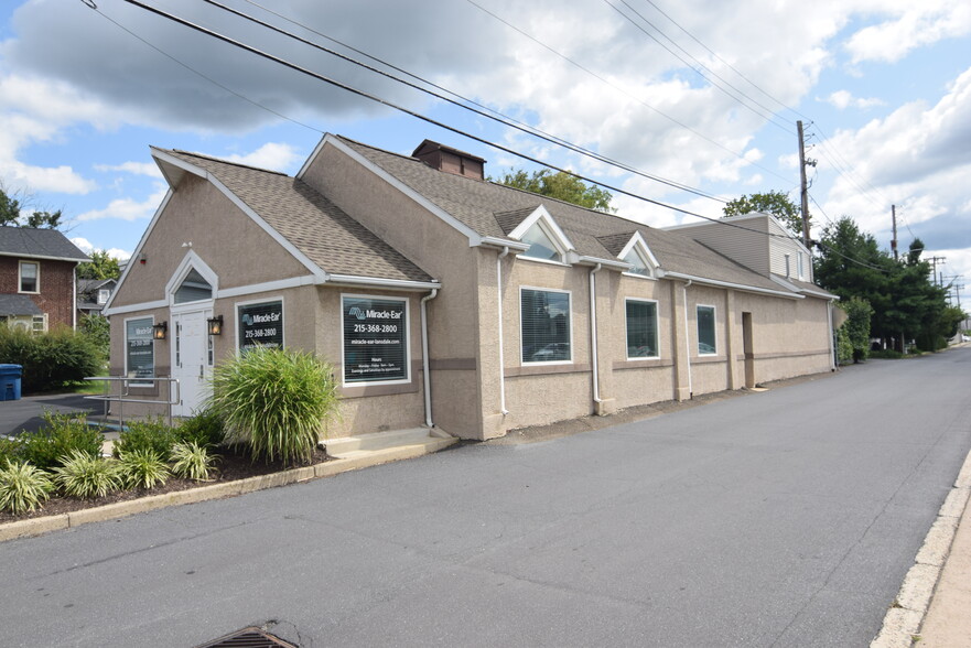 51 N Towamencin Ave, Lansdale, PA for sale - Building Photo - Image 1 of 35