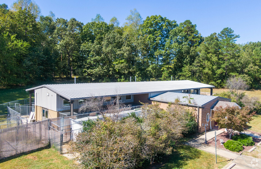 5725 Normans Rd, Rougemont, NC for sale - Primary Photo - Image 1 of 1