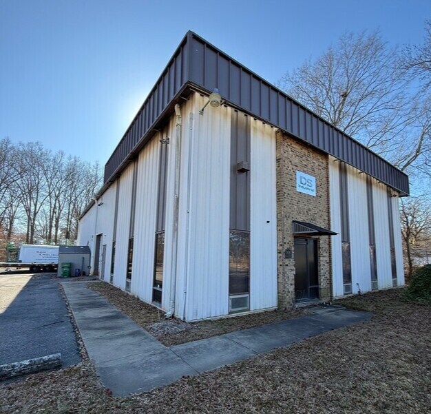 2110 Ruffin Rd, Richmond, VA for sale Primary Photo- Image 1 of 4