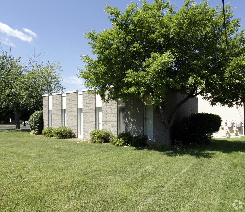 29215 Stephenson Hwy, Madison Heights, MI 48071