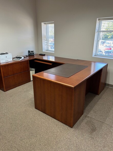 12301 Farmington Rd, Livonia, MI for sale - Interior Photo - Image 2 of 22