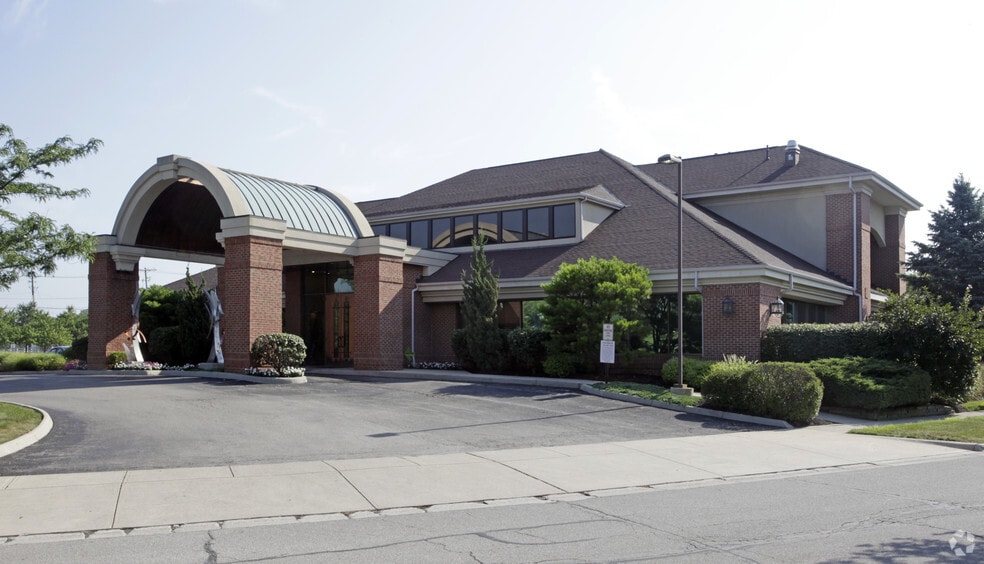 1356 Cherry Way Dr, Columbus, OH for sale - Primary Photo - Image 1 of 1