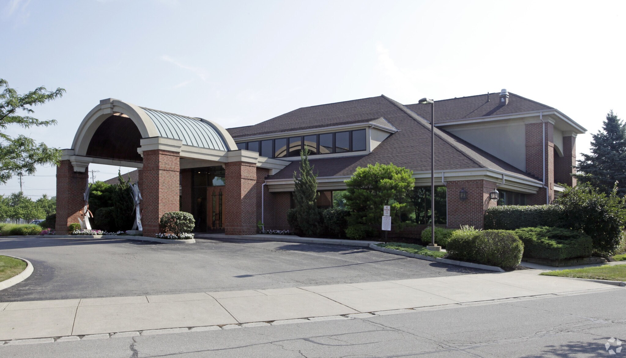 1356 Cherry Way Dr, Columbus, OH for sale Primary Photo- Image 1 of 1