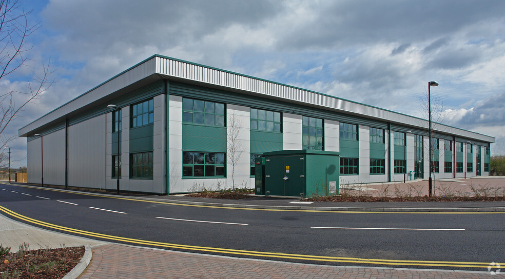 Coldharbour Way, Aylesbury for lease - Building Photo - Image 2 of 3