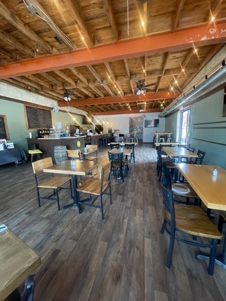 213 S Alabama Ave, Chesnee, SC for sale - Interior Photo - Image 2 of 2