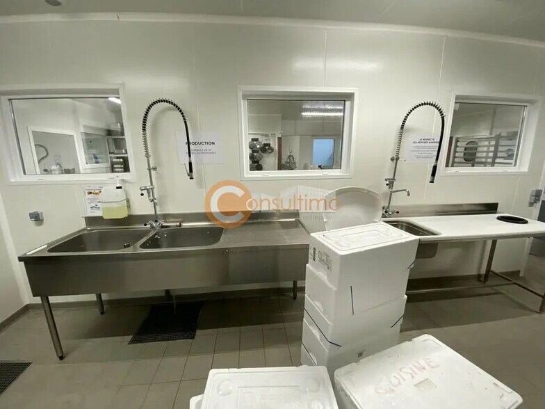 Industrial in Floirac for sale - Interior Photo - Image 3 of 9