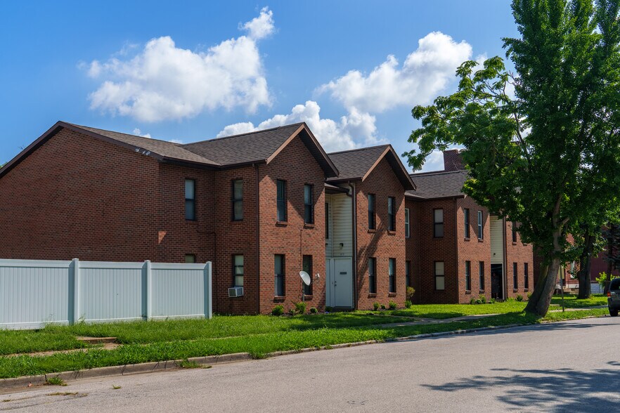 4023 Pleasant St, Saint Louis, MO 63107