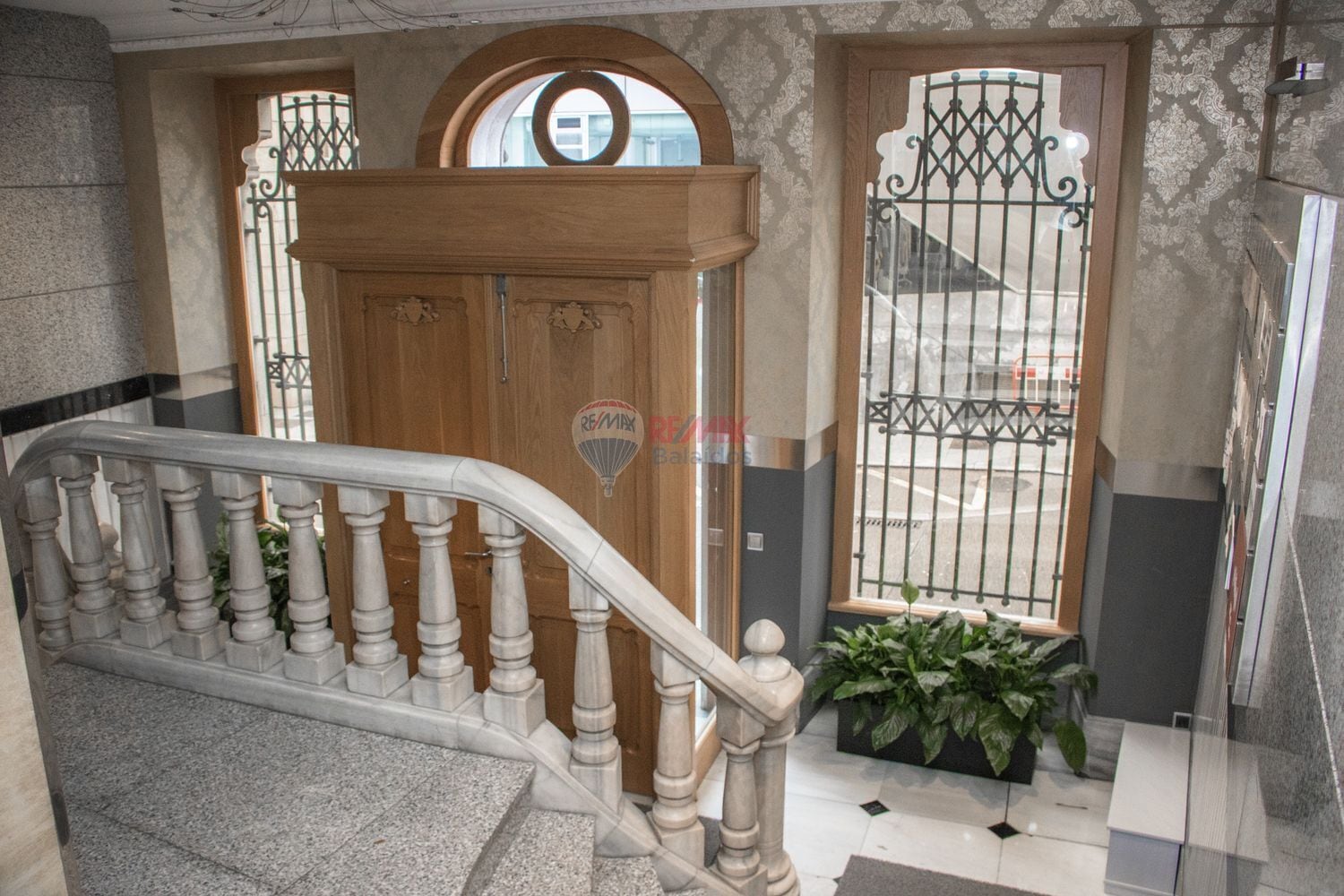 Retail in Vigo for lease Lobby- Image 1 of 19