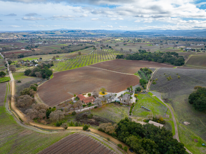 2137 Live Oak Rd, Paso Robles, CA for sale - Building Photo - Image 3 of 71