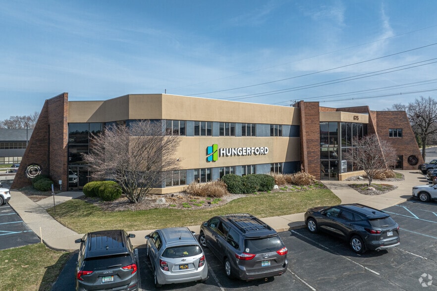 675 E 16th St, Holland, MI for lease - Primary Photo - Image 1 of 8