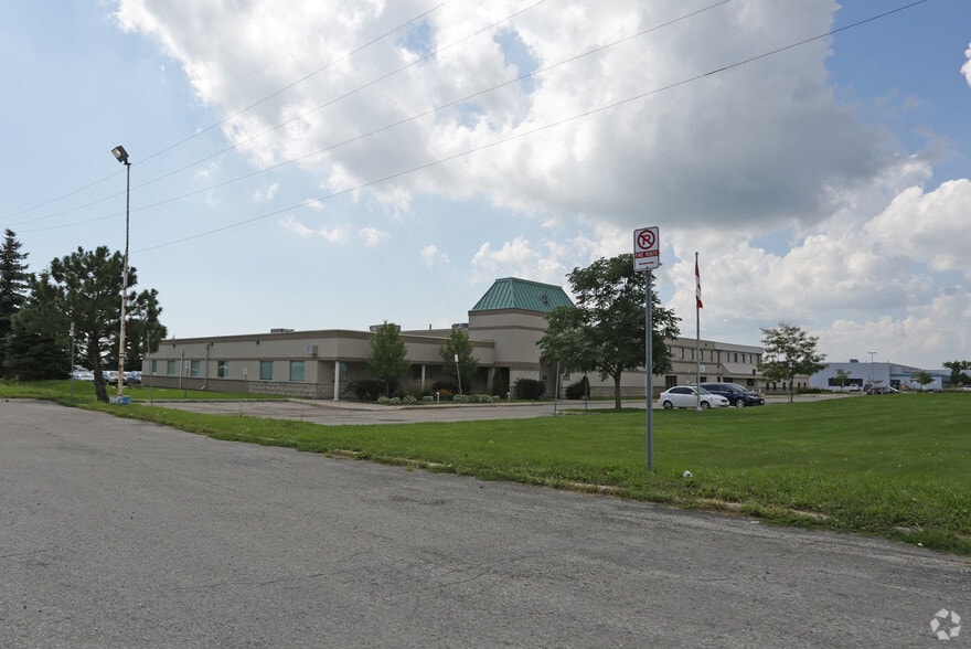 417 Exeter Rd, London, ON for sale - Primary Photo - Image 1 of 1