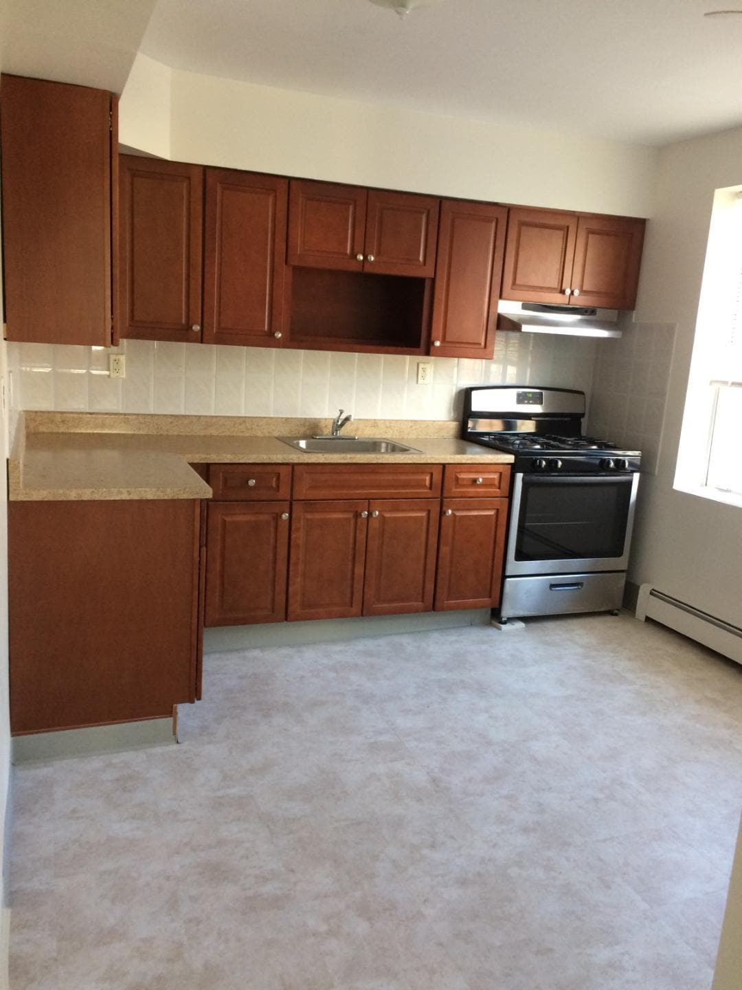 8301 101st Ave, Ozone Park, NY for sale Interior Photo- Image 1 of 1