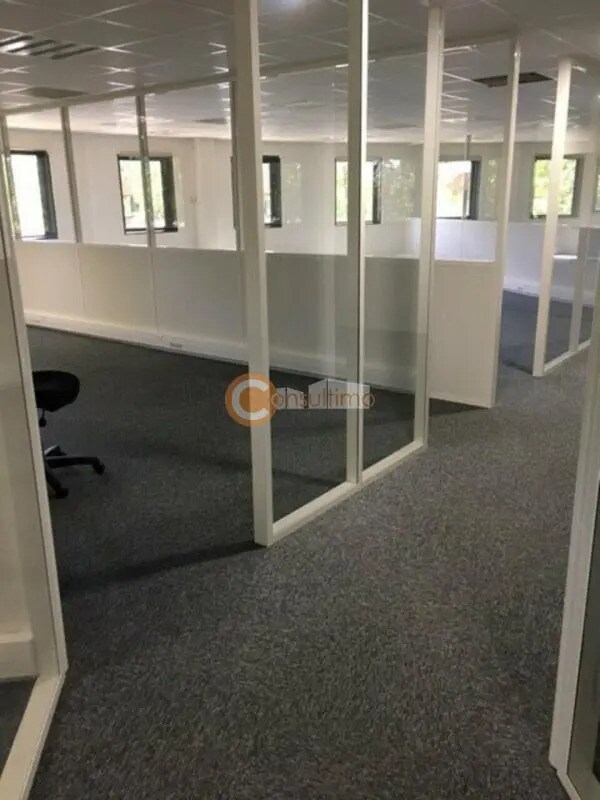 Office in Mérignac for lease Interior Photo- Image 1 of 13