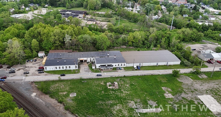 446 W Lake St, Ravenna, OH for sale - Building Photo - Image 2 of 2