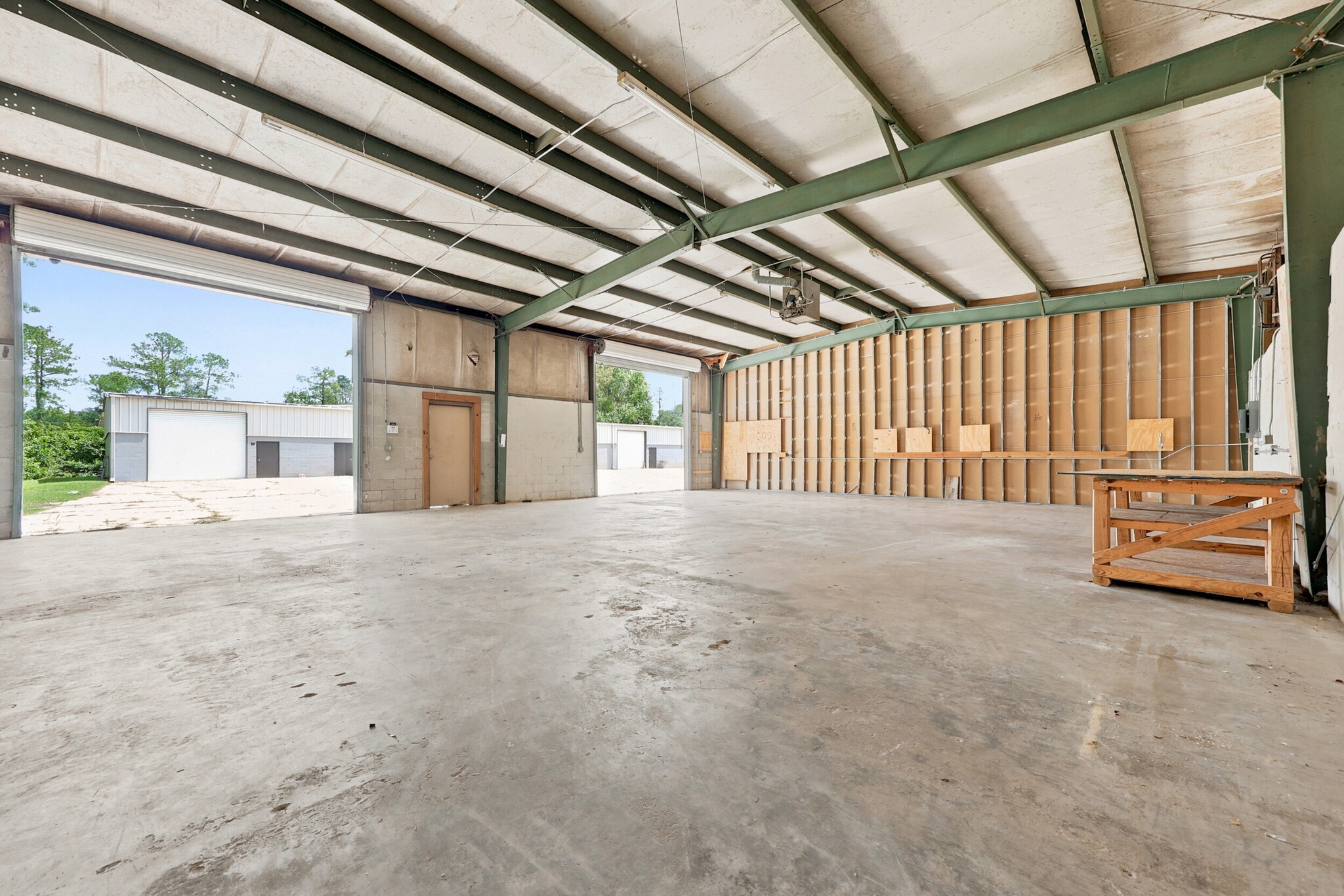 1901 NW 67th Pl, Gainesville, FL for lease Interior Photo- Image 1 of 11