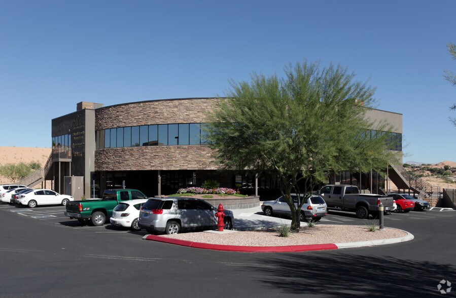 736 W Pioneer Blvd, Mesquite, NV for sale - Primary Photo - Image 1 of 1