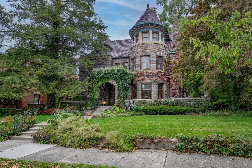 1202 W Wayne St, Fort Wayne, IN for sale - Building Photo - Image 1 of 1