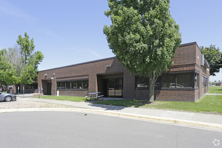 3220 County Rd 10, Brooklyn Center, MN for sale - Primary Photo - Image 1 of 2