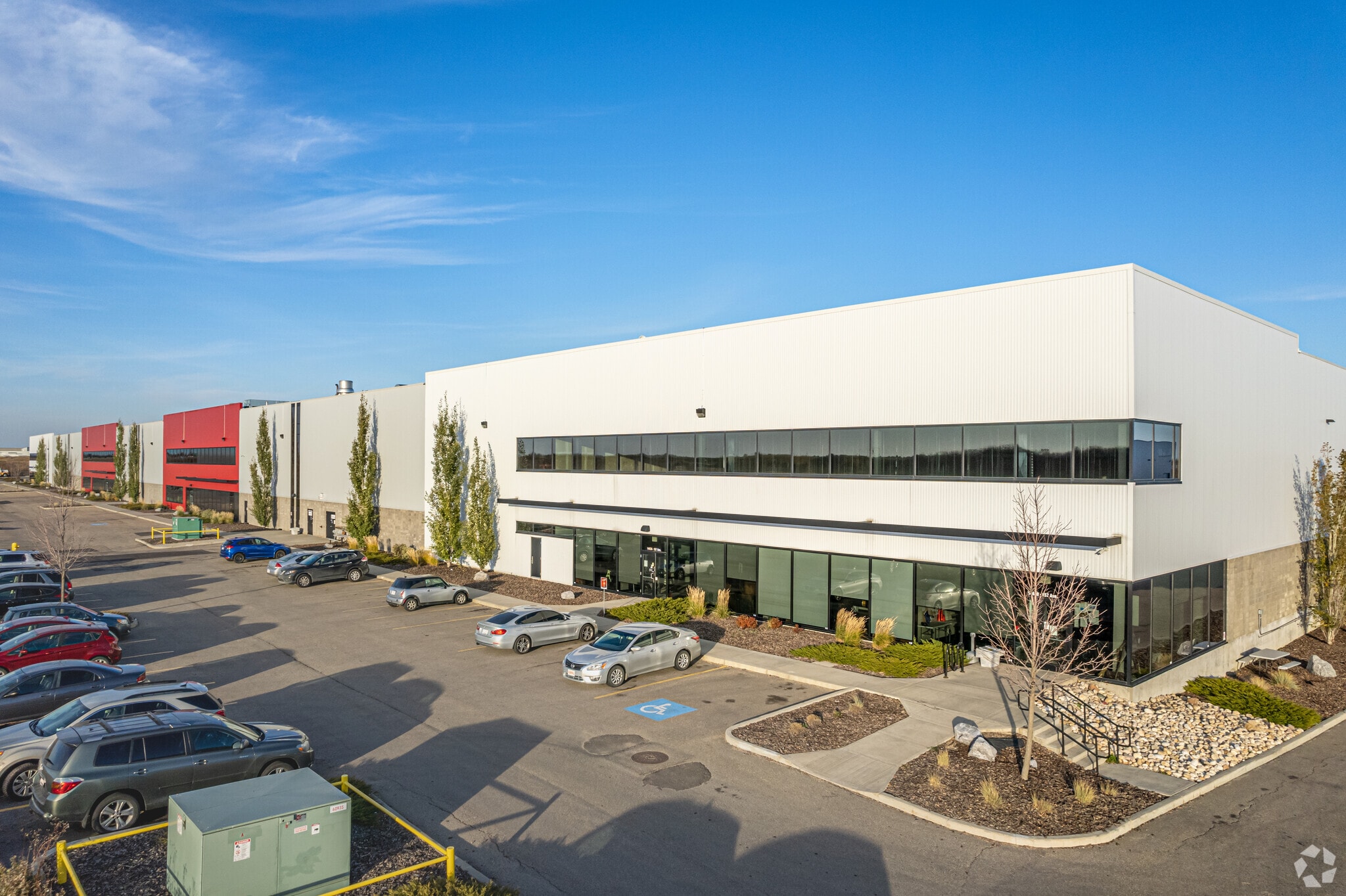 15704 157 Av NW, Edmonton, AB for lease Primary Photo- Image 1 of 6