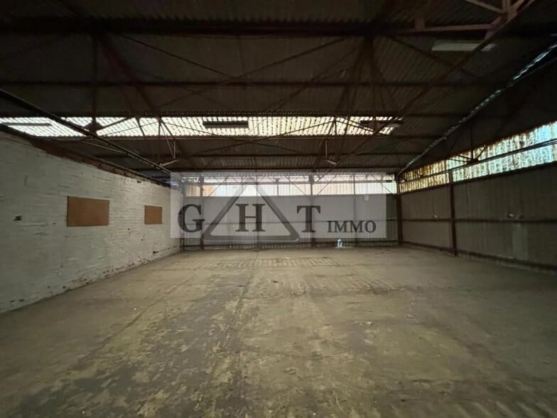 Industrial in Saint-Maur-des-Fossés for sale - Interior Photo - Image 2 of 16