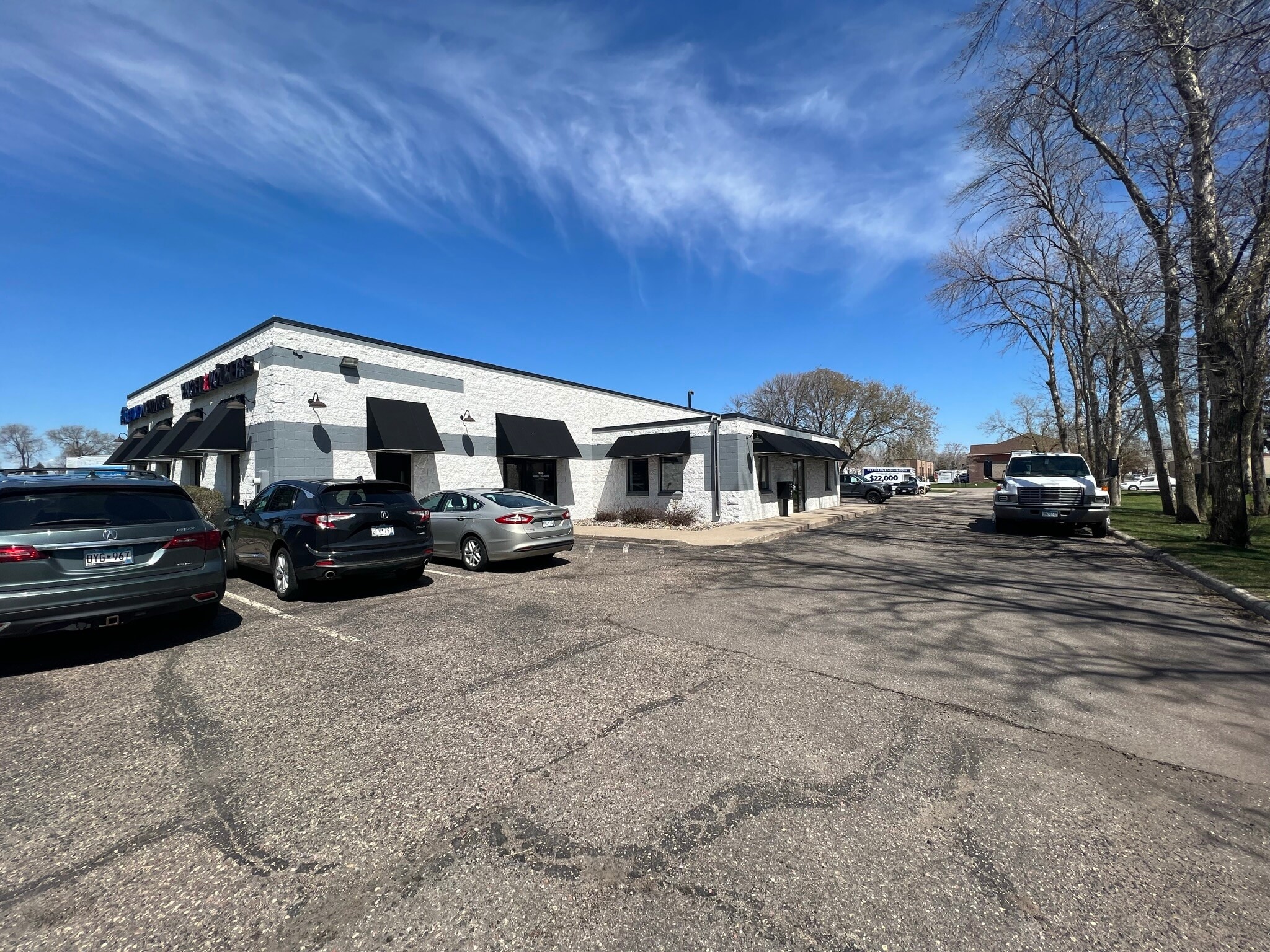 9240 NE Baltimore St, Blaine, MN for lease Building Photo- Image 1 of 10