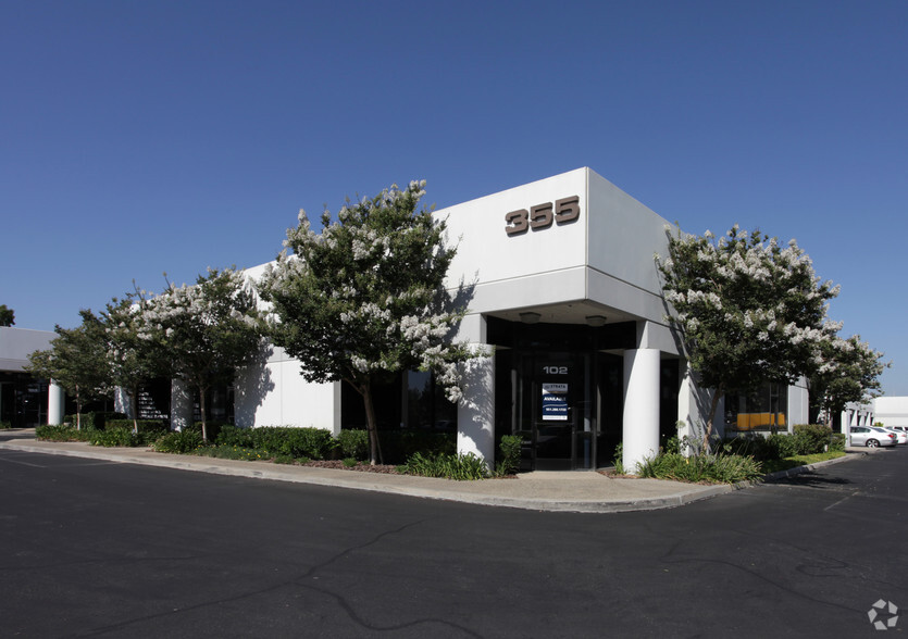 355 N Sheridan St, Corona, CA for lease - Primary Photo - Image 1 of 13