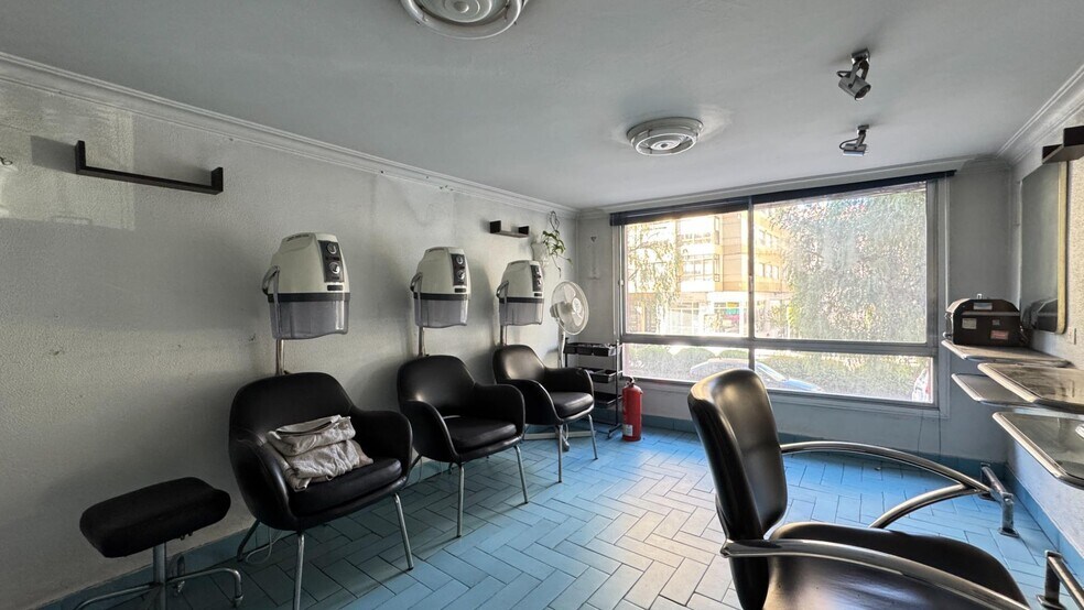 Retail in Vigo, Pontevedra for sale - Interior Photo - Image 3 of 6