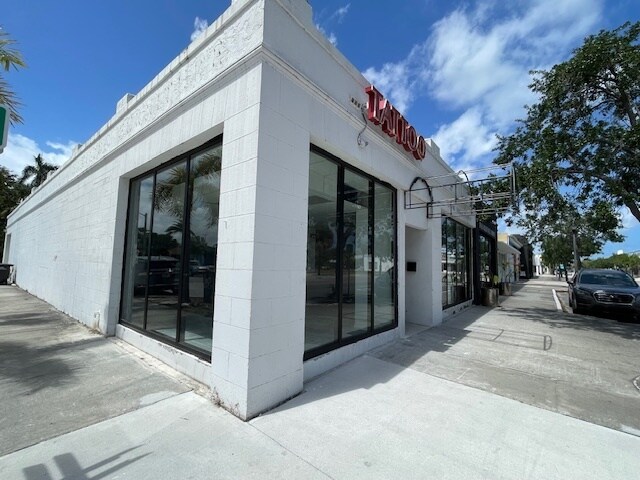 901-905 N Dixie Hwy, West Palm Beach, FL for lease - Building Photo - Image 3 of 3