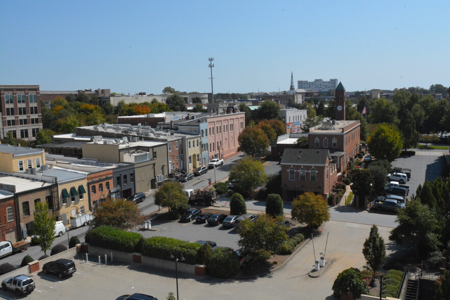 201 W Saint John St, Spartanburg, SC for lease - Building Photo - Image 3 of 12