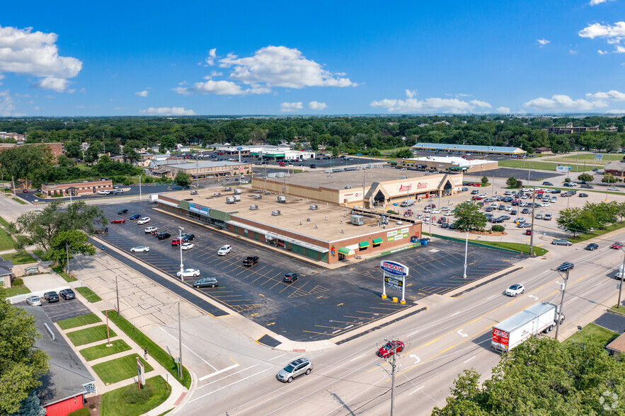 110-180 E Waverly St, Morris, IL for lease - Aerial - Image 1 of 5