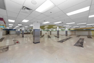 3261-3285 Steinway St, Astoria, NY for lease Interior Photo- Image 1 of 16