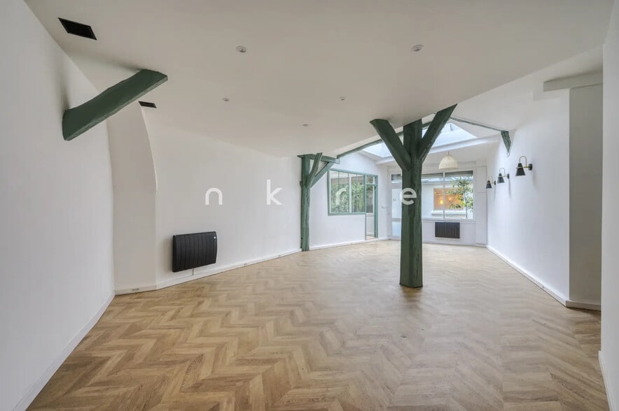 Office in Paris for sale - Interior Photo - Image 3 of 8