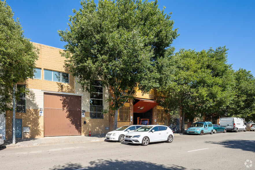 Industrial in Ripollet, BAR for lease - Primary Photo - Image 1 of 2