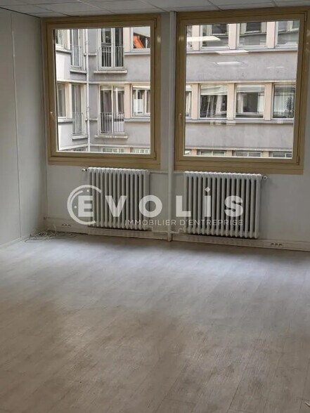 Office in Paris for lease - Interior Photo - Image 2 of 11