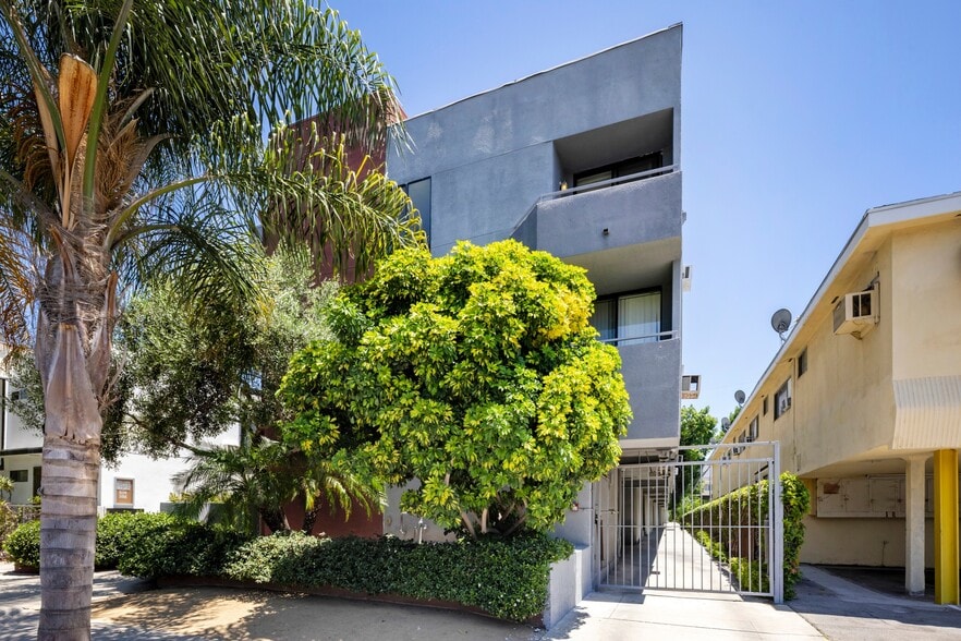 922 N Hudson Ave, Los Angeles, CA for sale - Building Photo - Image 3 of 20