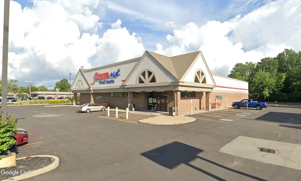 33693 Vine St, Eastlake, OH for lease - Building Photo - Image 1 of 3