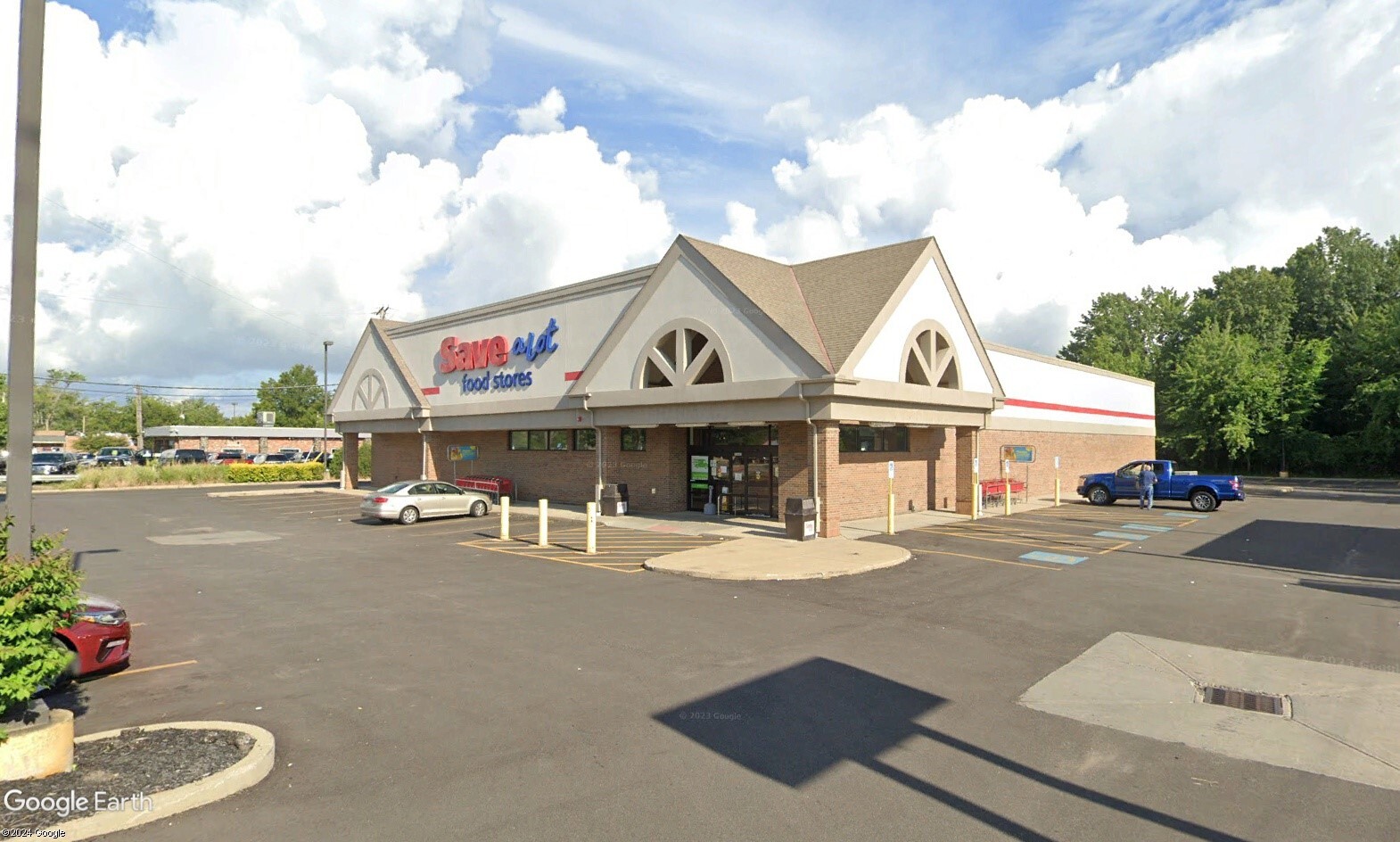 33693 Vine St, Eastlake, OH for lease Building Photo- Image 1 of 4