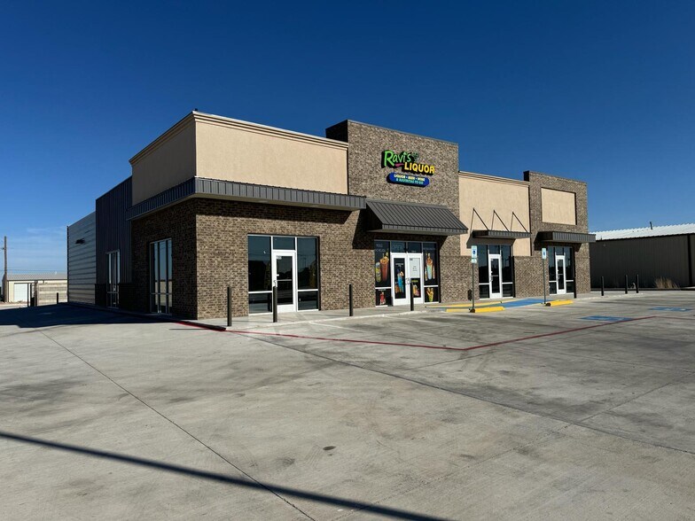 12011 Indiana Ave, Lubbock, TX for lease - Building Photo - Image 1 of 4