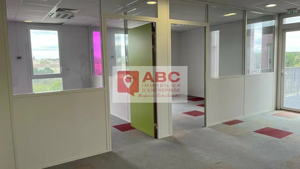 Office in Le Crès for lease - Interior Photo - Image 3 of 12