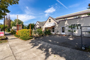 Prime Hillsboro 3-Unit MIxed Use Opportunity - 1031 Exchange Property