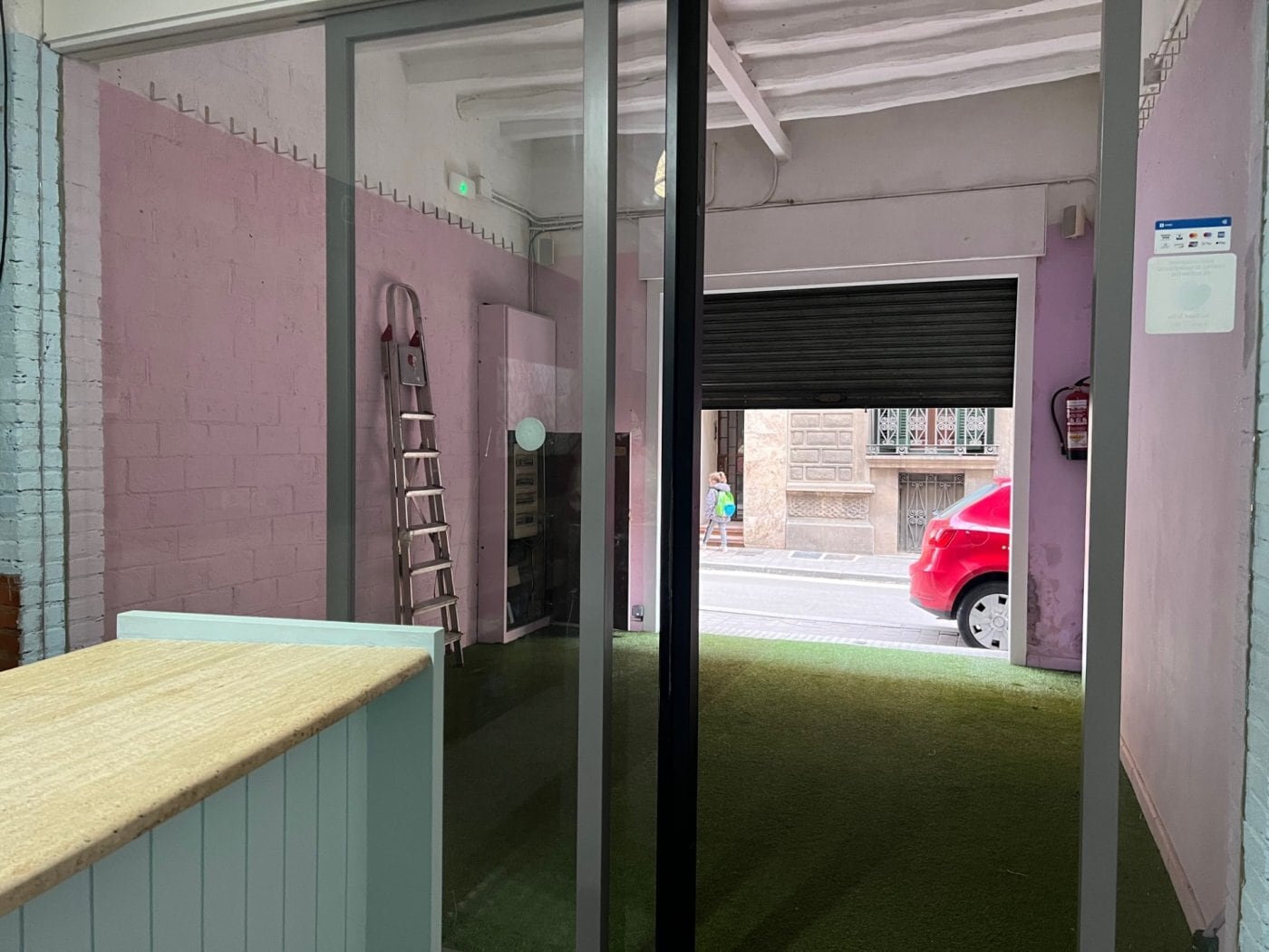 Retail in Igualada, Barcelona for lease Interior Photo- Image 1 of 9