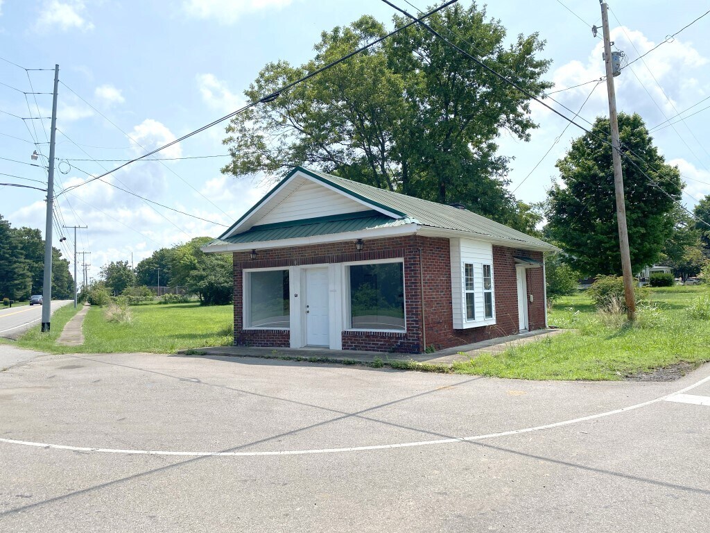 7475 Highway 52, Orlinda, TN 37141
