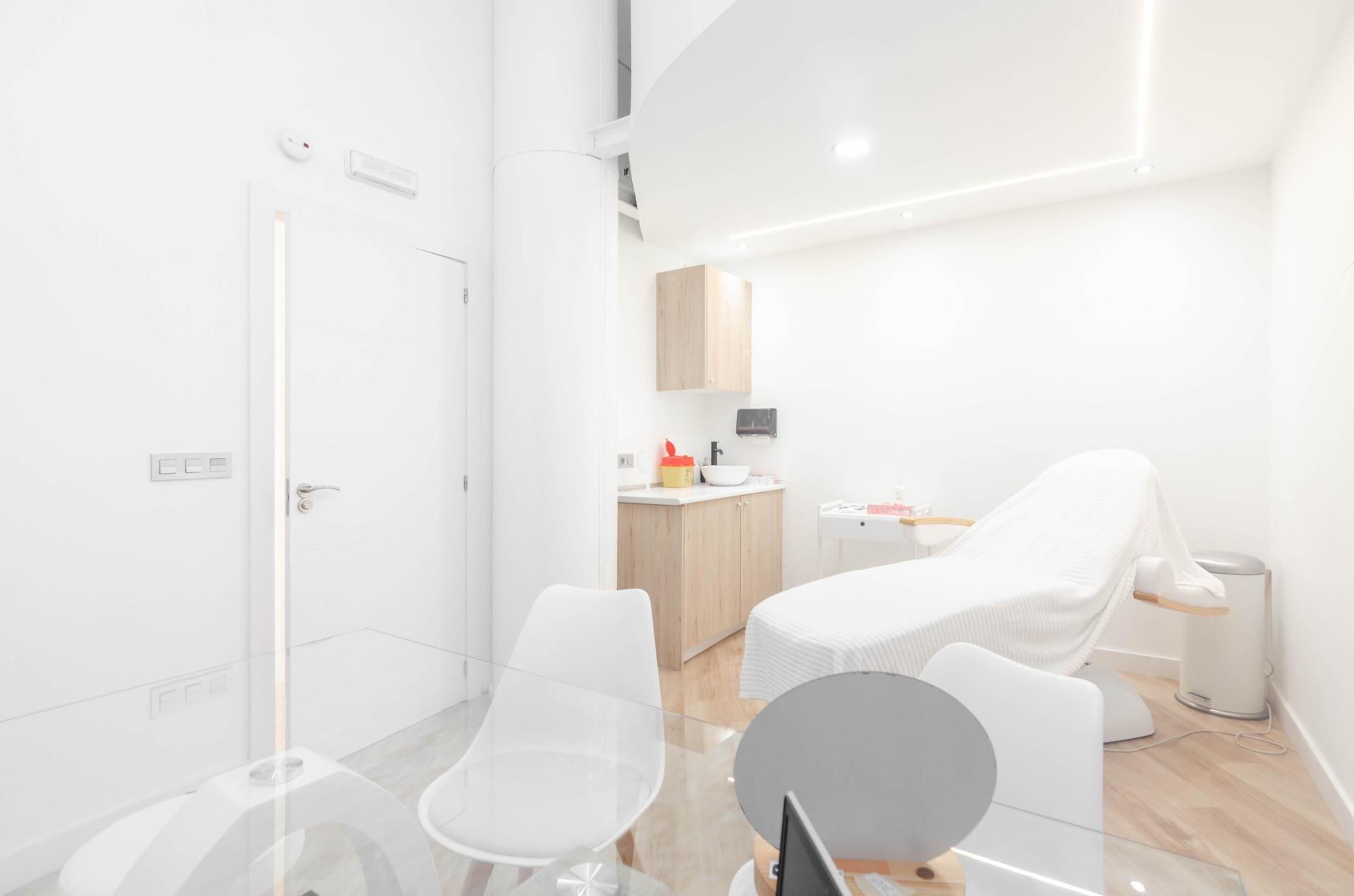 Retail in Oviedo, Asturias for lease Interior Photo- Image 1 of 31