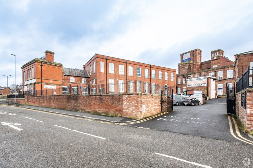 Chapel Rd, Oldham for lease - Primary Photo - Image 1 of 12