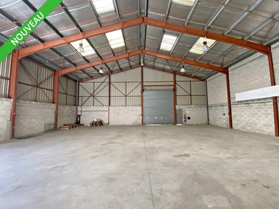 Office in Aubagne for lease Interior Photo- Image 1 of 9