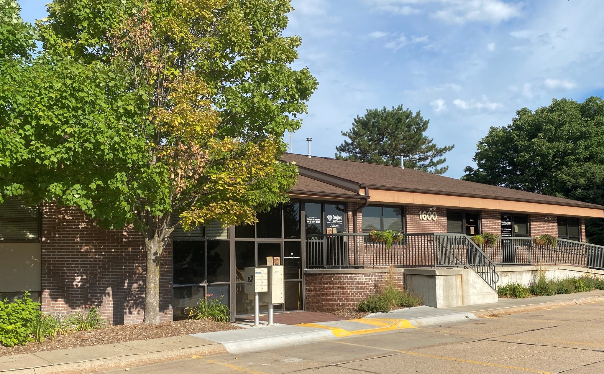 1600 S 70th St, Lincoln, NE for lease Building Photo- Image 1 of 3