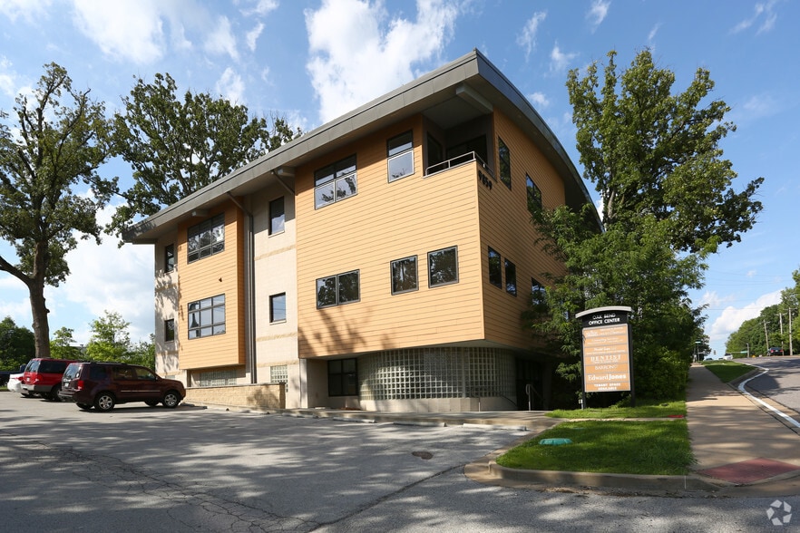 9859 Big Bend Blvd, Oakland, MO for lease - Primary Photo - Image 1 of 14